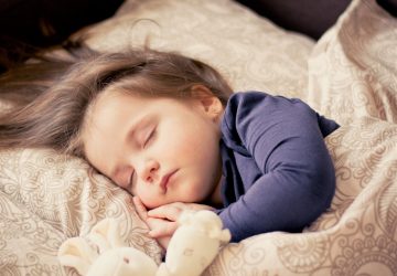 Bantal untuk Bayi Perlukah?