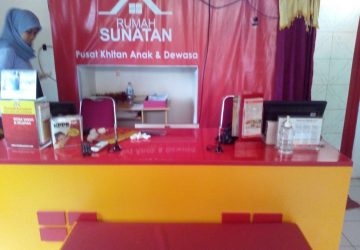 Rumah Sunat Karawang Selalu Ramai Saat Libur Sekolah Tiba, Ini Alasannya!